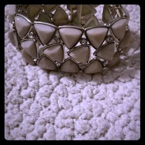 Light gray/green stretchy bracelet